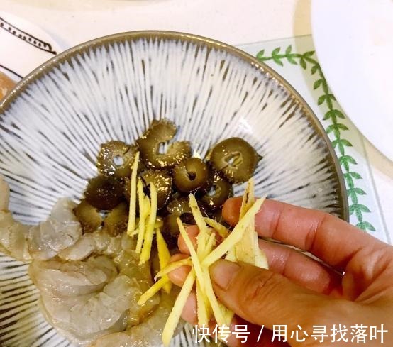 虾仁|这是一道海鲜粥，味道鲜美，营养更不用说！
