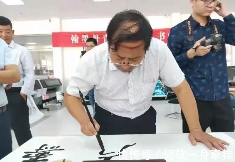 中书协会$学书法你还在傻傻地临帖吗?中书协高人发明“剪帖”新方法!