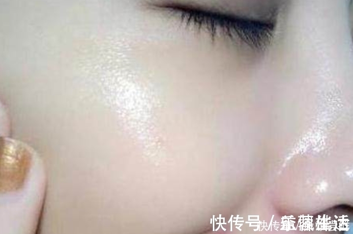 皮肤|洗完脸还在先拍水再擦乳?难怪皮肤总干燥粗糙,第一步你都搞错