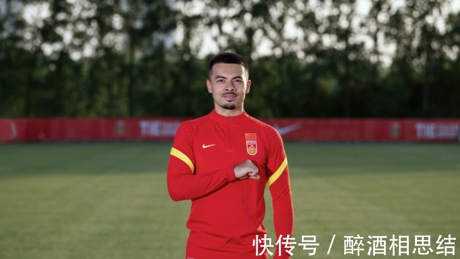 中锋|国足迎转折!2员归化回归+再归化1中锋,7归化阵容力保李铁帅位