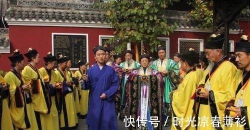 佛教$此皇帝强命将17个道士剃头,改行当和尚,结果自己遭石头砸死!