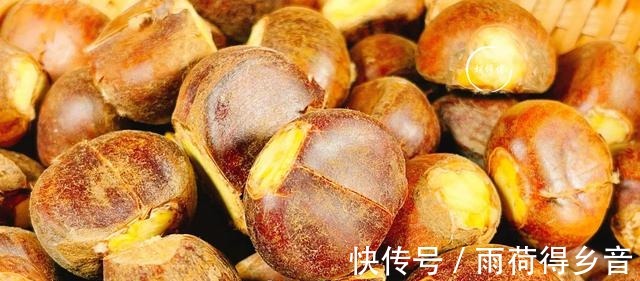 好吃|板栗好吃壳难剥老果农说教您一妙招,壳自动脱落,3秒钟剥1个!