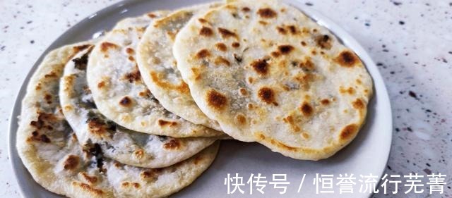 油酥|不用发酵，不用油酥，简单易做的咸菜饼，比街边卖的好吃多了！