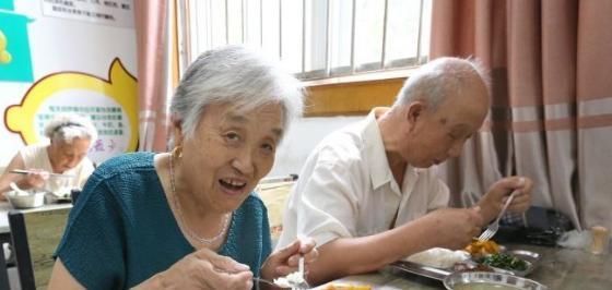 奶油|不論男女，45歲后，少碰“3白”，長壽或許會更加喜歡你！