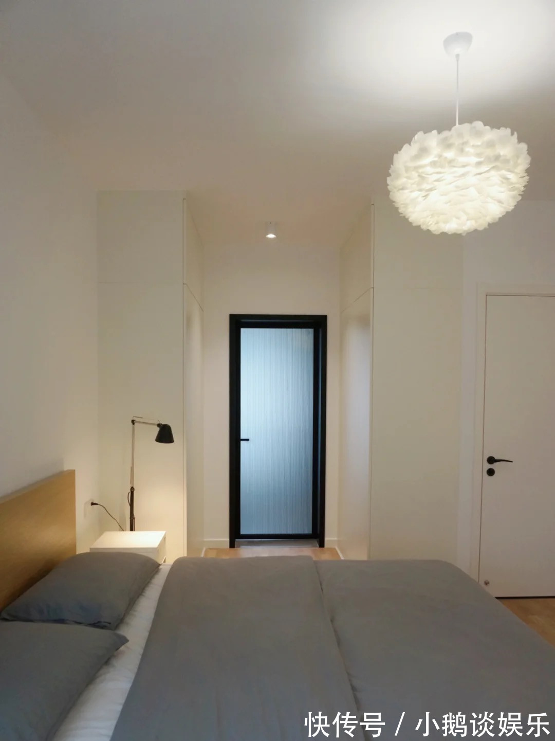 耐看|她家不吊顶,全屋大白墙,简约干净,“家徒四壁”反而更高级耐看