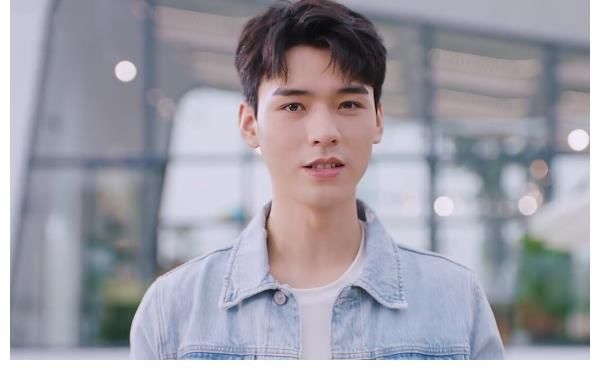周也|丁真发文告别《中餐厅》，感谢照顾他的嘉宾，唯独没有龚俊