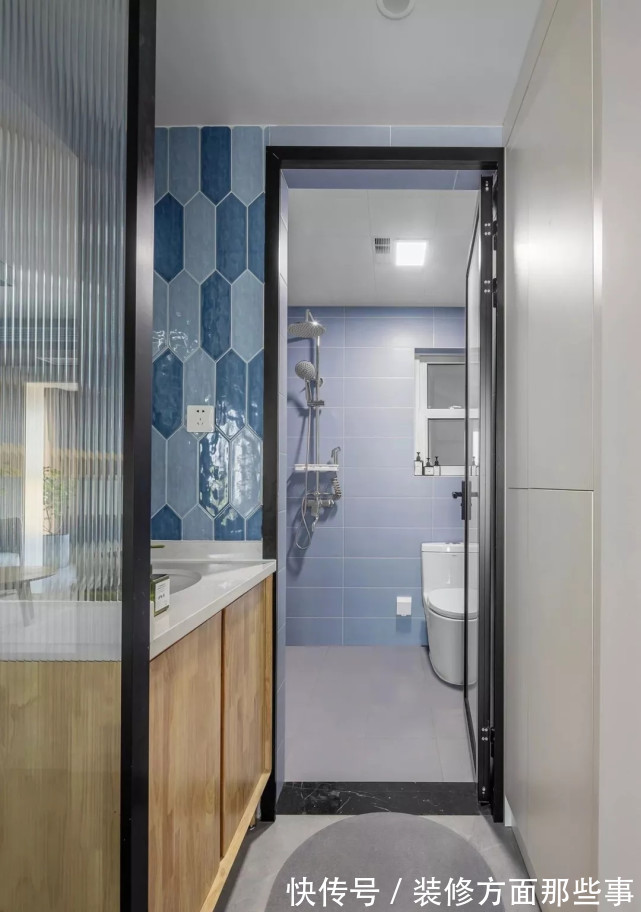 相邻|95平现代风三居室,客餐厅相邻却又错落有秩