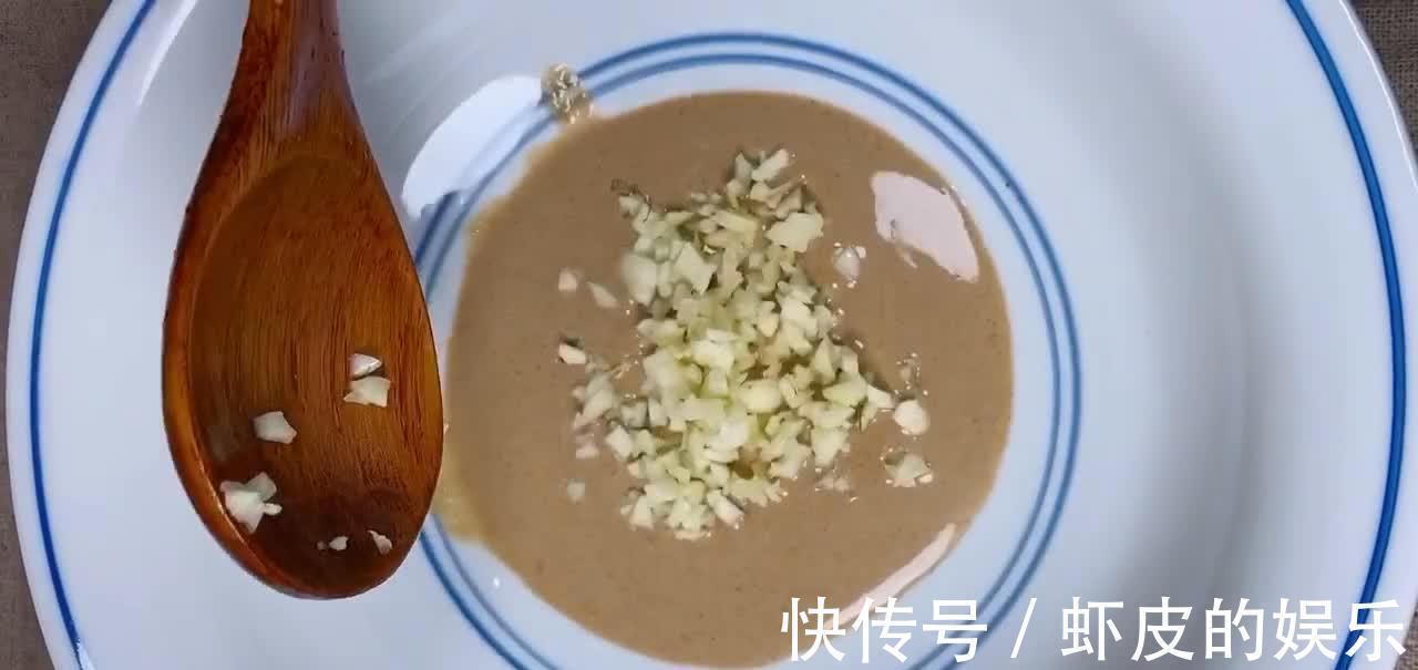 家常麻酱拌面的做法，正确芝麻酱的用法很重要，清爽不腻唇齿留香