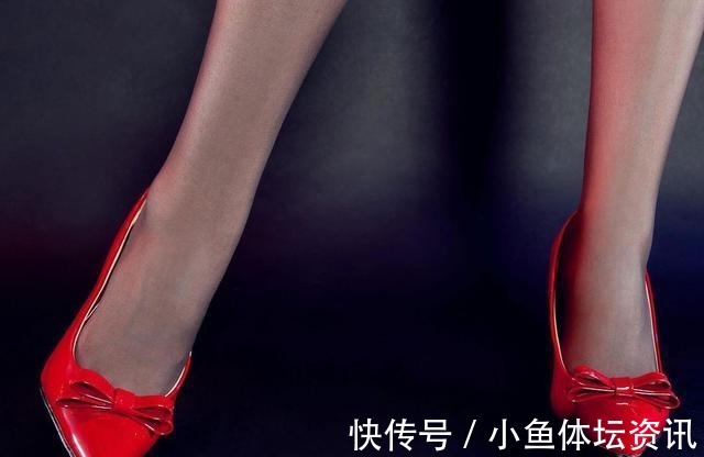 时尚人|优雅的尖头高跟鞋,彰显出性感的姿态,满屏优雅女性的味道