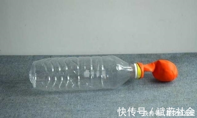 塑料瓶别扔了,小伙在瓶子上打两小洞,改造成打气筒,省钱又省心