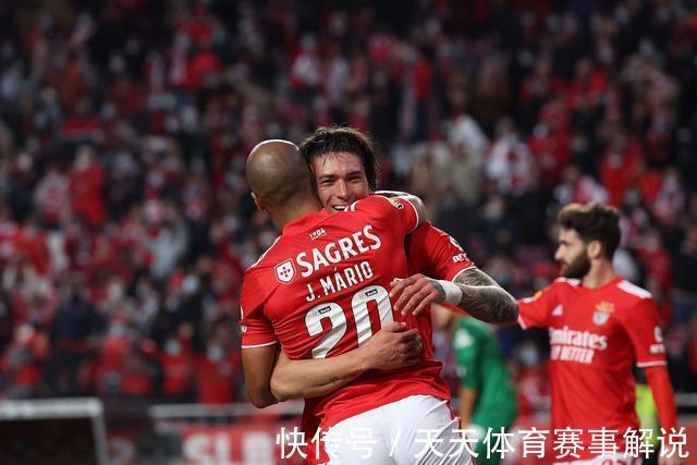 本菲卡|7-1！逆袭巴萨出线后，欧冠黑马3场狂轰14球，踢出111年纪录