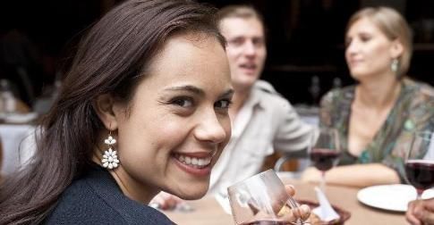 总爱喝酒的人,身体若出现此6种异常表现,占一个,就要戒酒了