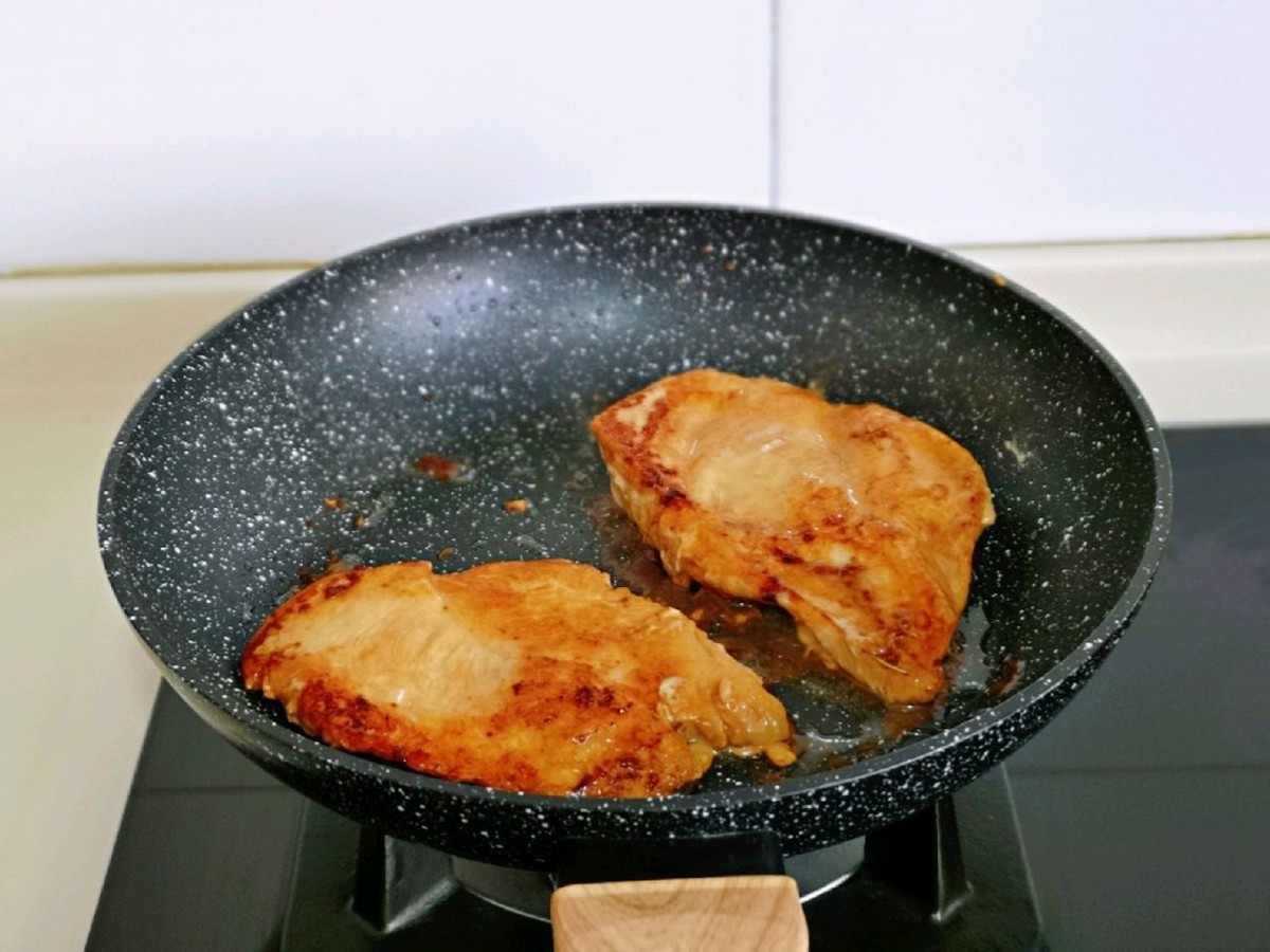 自制鸡排砂锅饭，干净卫生还省钱，味道比买的还好吃