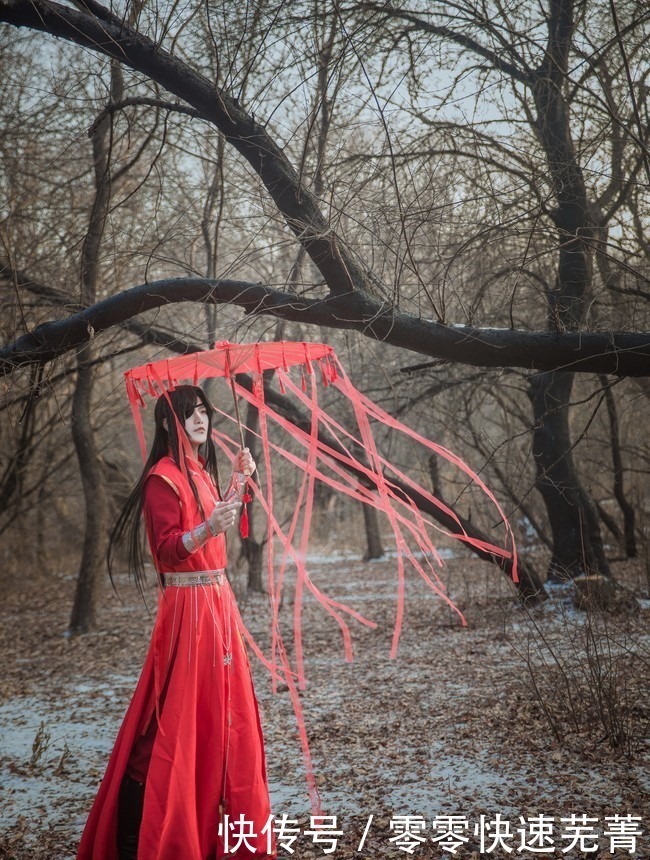 婚服|天官赐福Cos这个花城婚服绝了！网友是羡慕不来的身高和颜值