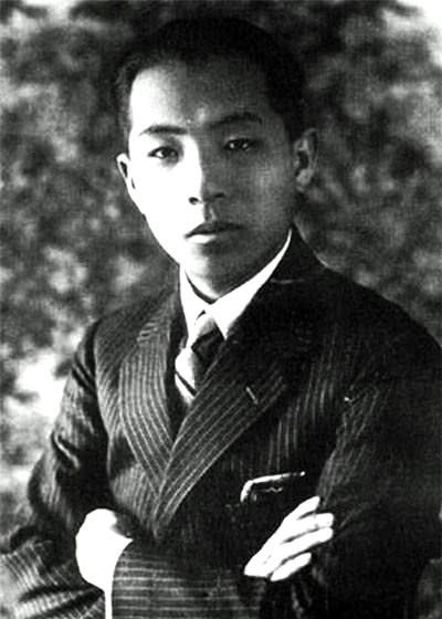 张学良|19岁就是少将的他,25岁时跳过中将,直接晋升为上将!