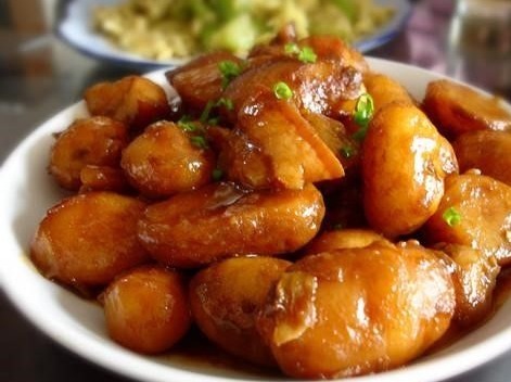 土豆烧肉时，大家通常忘记关键一步，难怪烧出来不好吃！