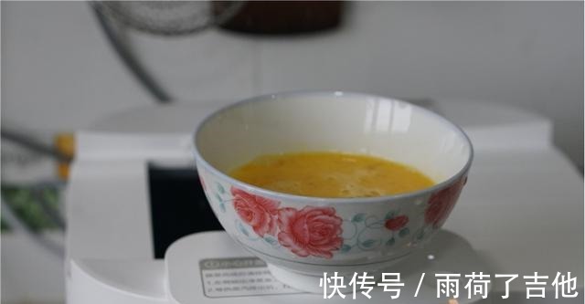 炒米粉|懒人版鸡蛋炒米粉,做法和煮泡面差不多,味道比泡面好!