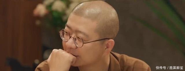 《同一屋檐下》魏大勋抱住老大哥陈建斌的胳膊:紧张得像个孩子