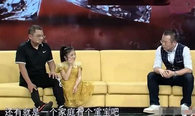 贫血|90厘米“袖珍”妈妈不听劝阻,坚持生下宝宝,孩子现状令人叹息