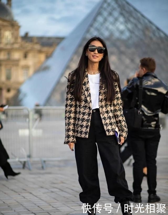 女人|女人身高不足165,建议冬天多穿这3条裤,搭短靴,时髦显瘦