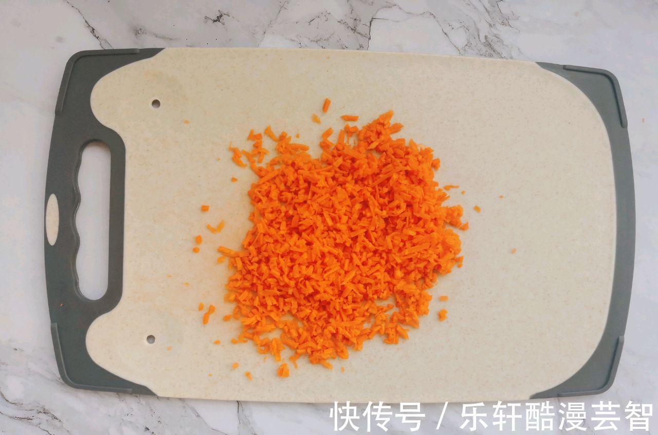 馅料|用红萝卜做饺子馅，韭菜白菜靠边站，鲜嫩多汁还好吃