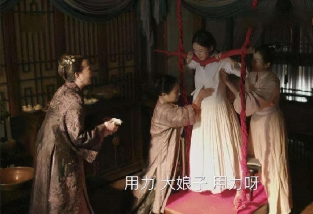 宫缩|生孩子只能躺着资深助产士介绍的3种体位,能帮你减轻分娩痛苦