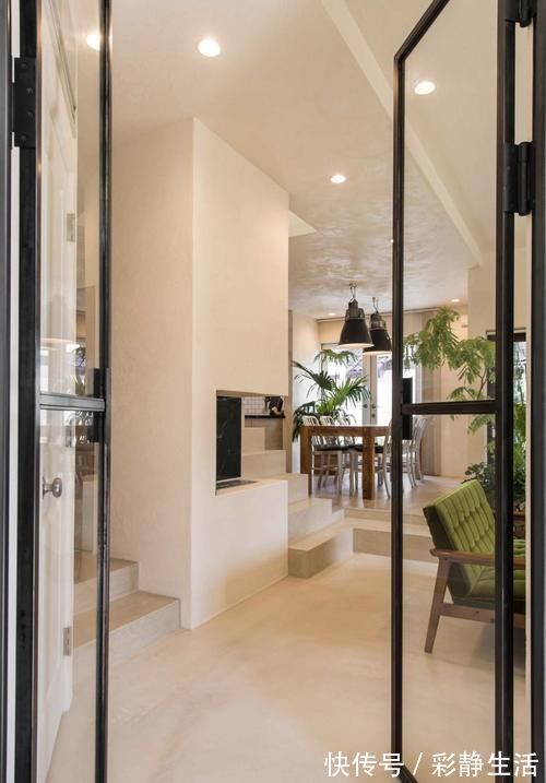 绿植|300㎡的农村别墅,光硬装就花了45w,最爱院子里的阳光花房!