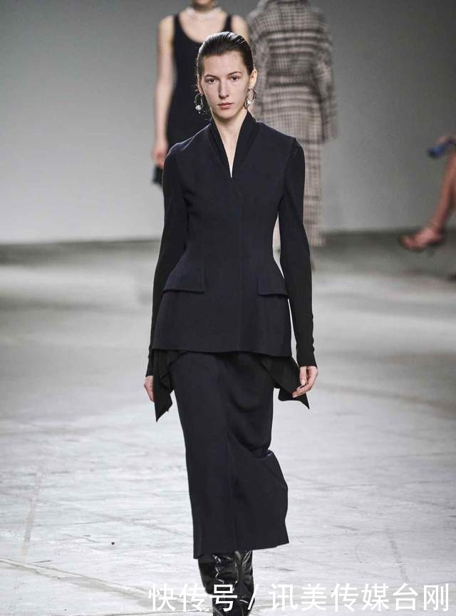 颜色不会搭？绿色特别又好看！潮流搭配7个分析：其它色照做就行