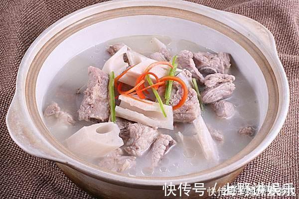 不论炖排骨还是炖鸡，都不要焯水，一招搞定，肉不柴不腥