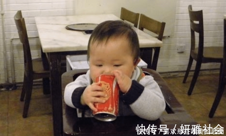 孩子|这3种饮料已被拉入“黑名单”,儿科医生叹气:一定要少给孩子喝