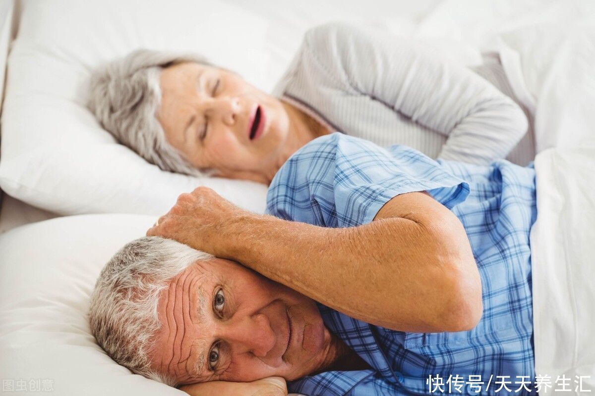 进食|老年人睡眠不好，晚餐少吃7种食物，睡眠质量高，身体更健康