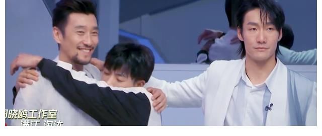 《追光吧》三公2人遗憾出局，吴镇宇工作室拿第一，徐志贤意难平