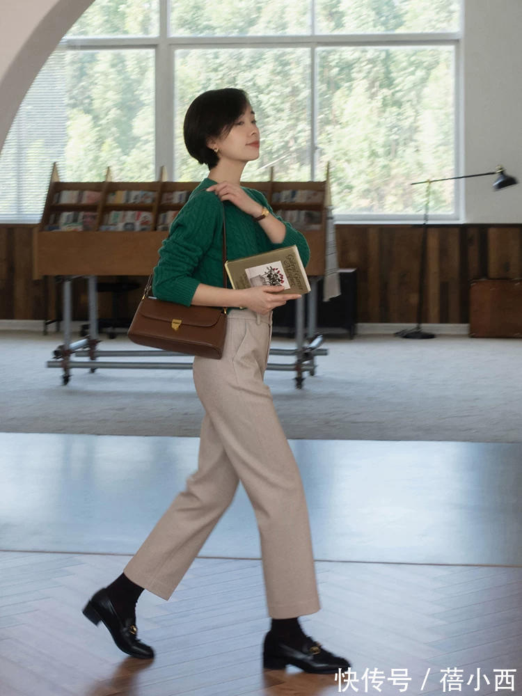 气质 步入中年只会穿“奶奶装”?试试九分裤搭配,轻松塑造气质知性美