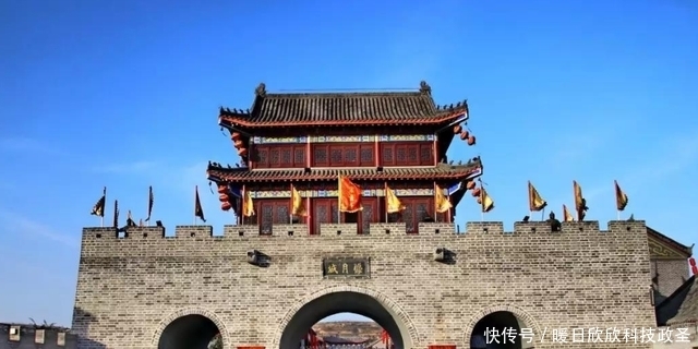 河南“假古城”走红，风景不输洛邑古城，门票免费，游客络绎不绝