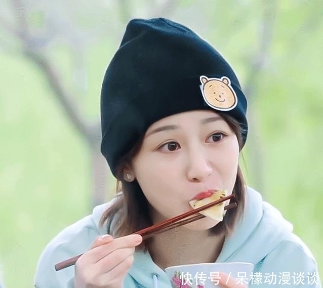 杨紫 明星开拖拉机犁地!《向往5》播放量破8.7亿,节目组请对人了