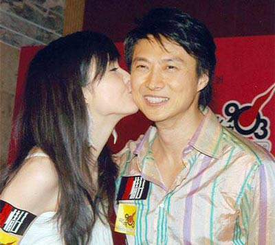 才女@“高端玩家”倪震,相貌平平却享尽艳福,他的“坏”不简单