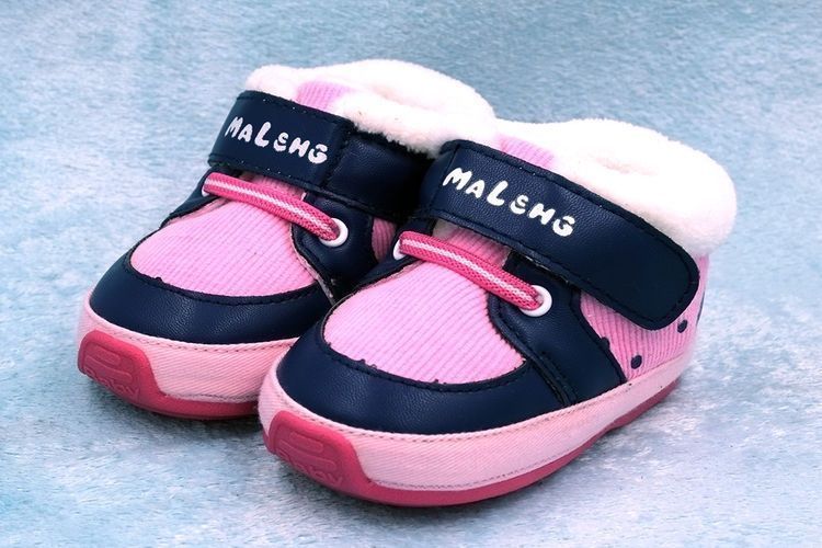 雪地靴|别给宝宝穿“雪地靴”!最害娃的4类鞋子,保暖也要注意这些问题