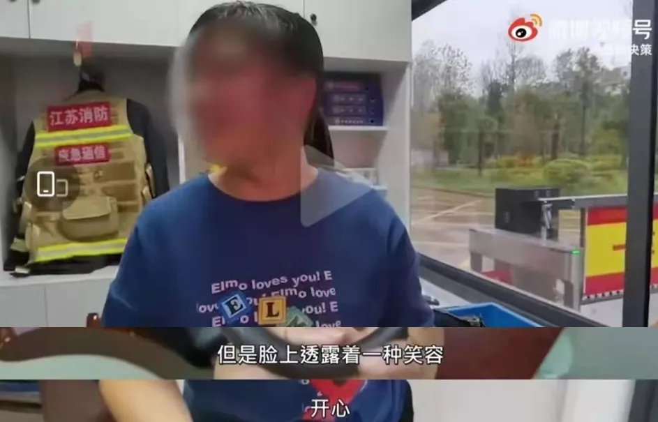 孩子|妈妈被3岁儿子锁喉：教育要从小抓，规矩要从小立