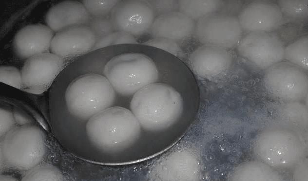 煮速冻汤圆,不要水开了才下锅,教你正确做法,汤圆完整不露馅