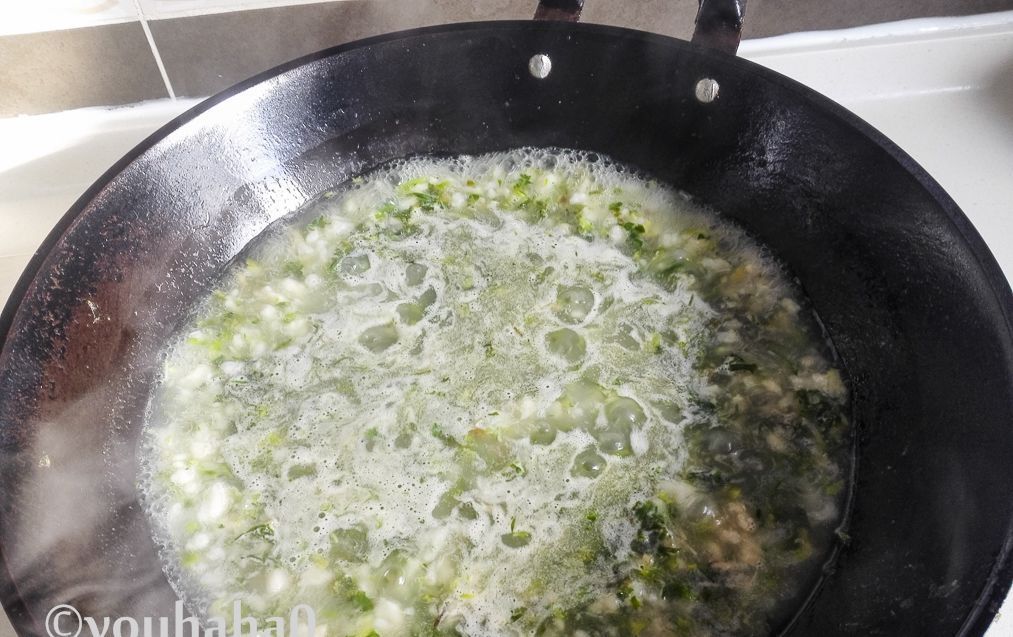 开工后，早餐就爱一碗疙瘩汤，不管贵贱都要吃，荠菜味的特鲜