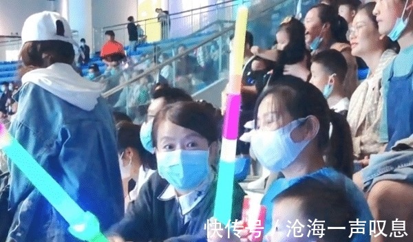 田静下夜班回家整理家务,发现自己像老妈子,喜欢柴米油盐的生活