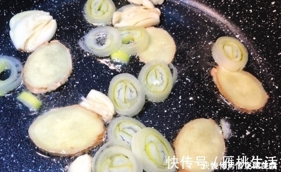 味道|鱿鱼不好吃，那你就错了。这样做鱿鱼会让你的菜吃起来很高端！