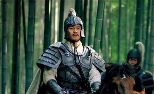 雄主|曹操真正忌惮的汉末雄主,只有这二位,其余都是浮云