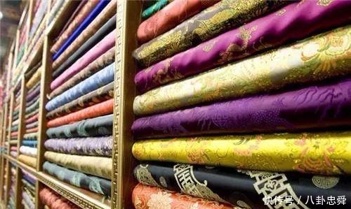 碑文|一个字 三匹绢 写碑文是个来钱的活儿