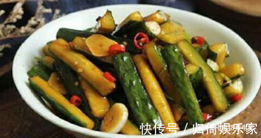 凉粉块|美食推荐米饭炒凉粉，虾仁炒西兰花，木耳炒腰花，腌黄瓜的做法