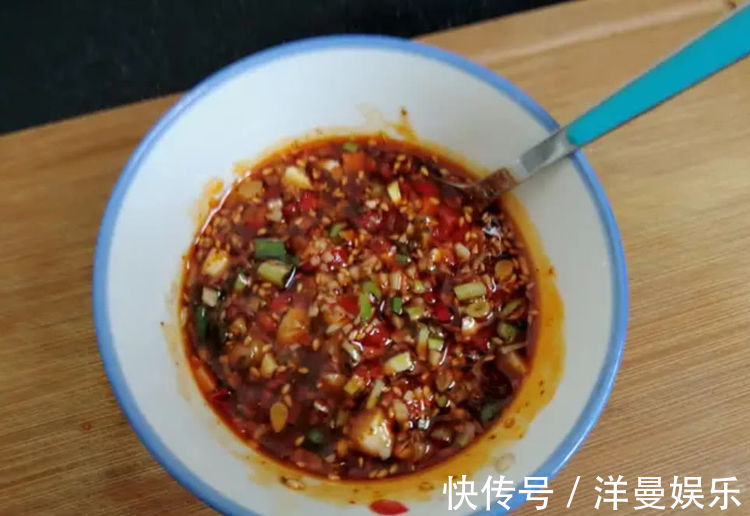 凉拌黄瓜先放盐还是后放盐?大多数人都做错了,怪不得口感不爽脆