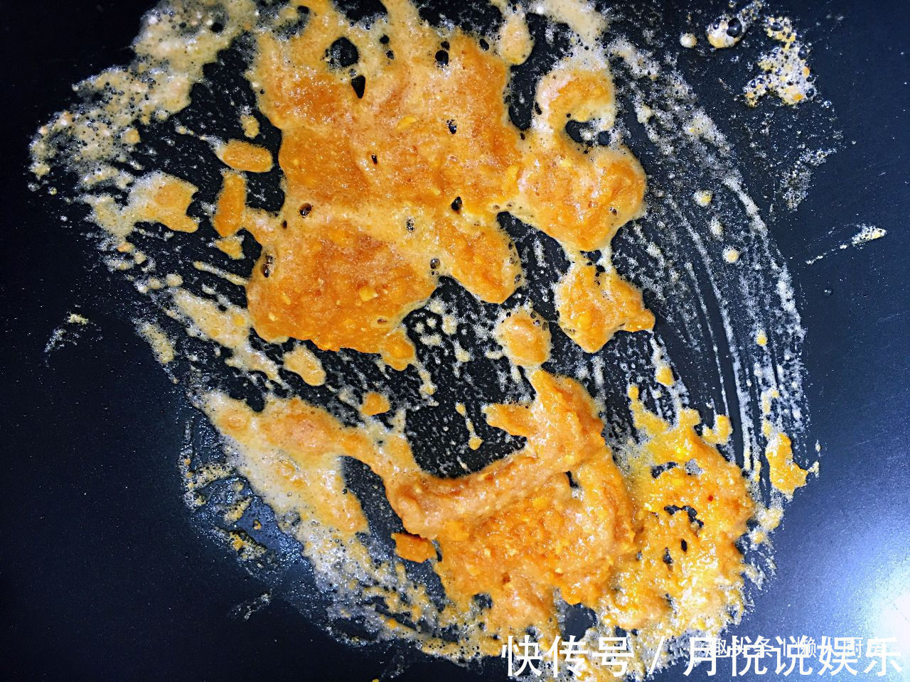 炸鸡翅我有小诀窍，这样炸出来的鸡翅又酥又香，色泽金黄