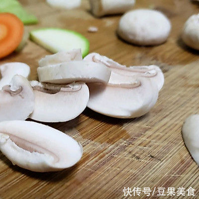 学会在家做素披萨,再也不用出门买了