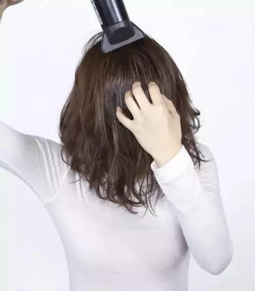 韩国女生开始流行弄这个发型了！美炸天！