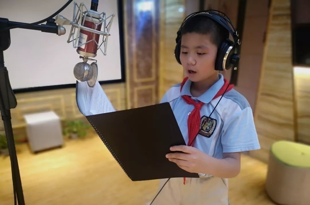 这句话#家长提议将《荷塘月色》移出教材,只因为8个字,不适合学生学习